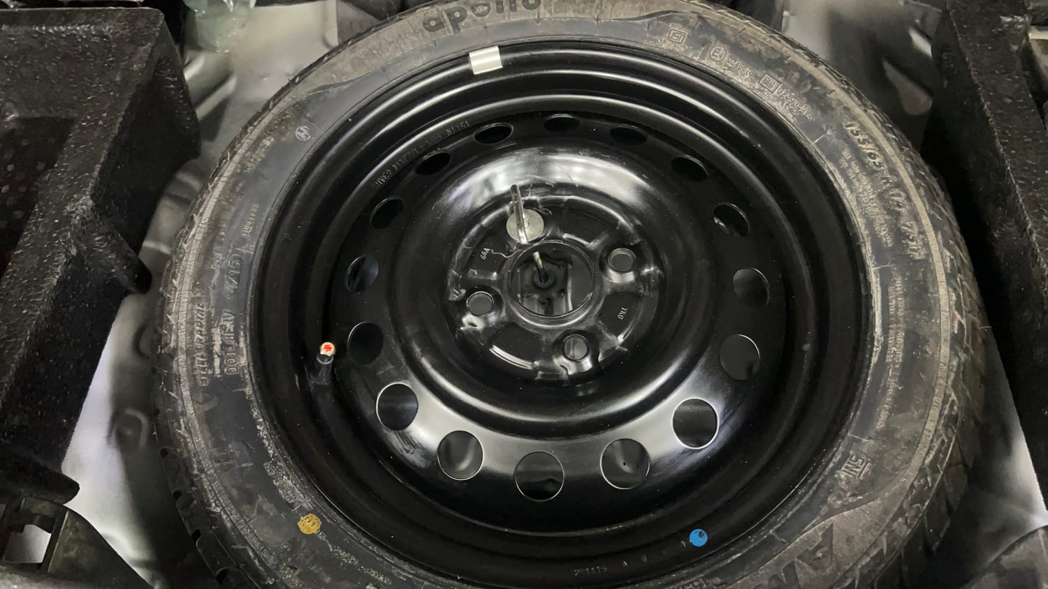 Used 2016 Maruti Suzuki Wagon R 1.0 VXI AMT Petrol Automatic tyres SPARE TYRE VIEW