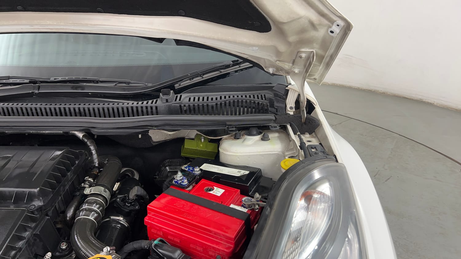 Used 2019 Tata Nexon XZA Plus Diesel Diesel Automatic engine ENGINE LEFT SIDE HINGE & APRON VIEW