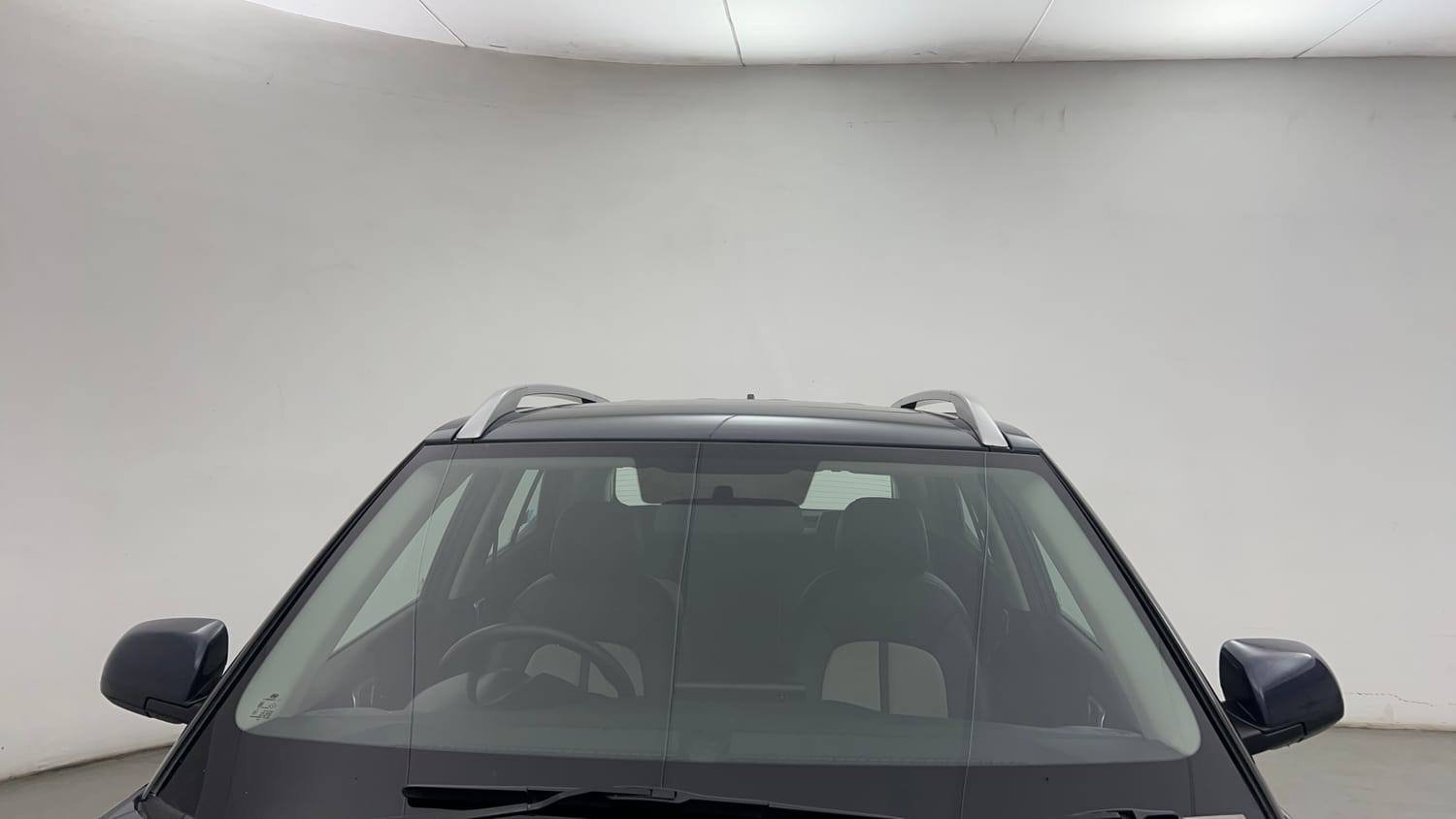 Used 2021 Hyundai Venue SX 1.5 CRDi Diesel Manual exterior FRONT WINDSHIELD VIEW