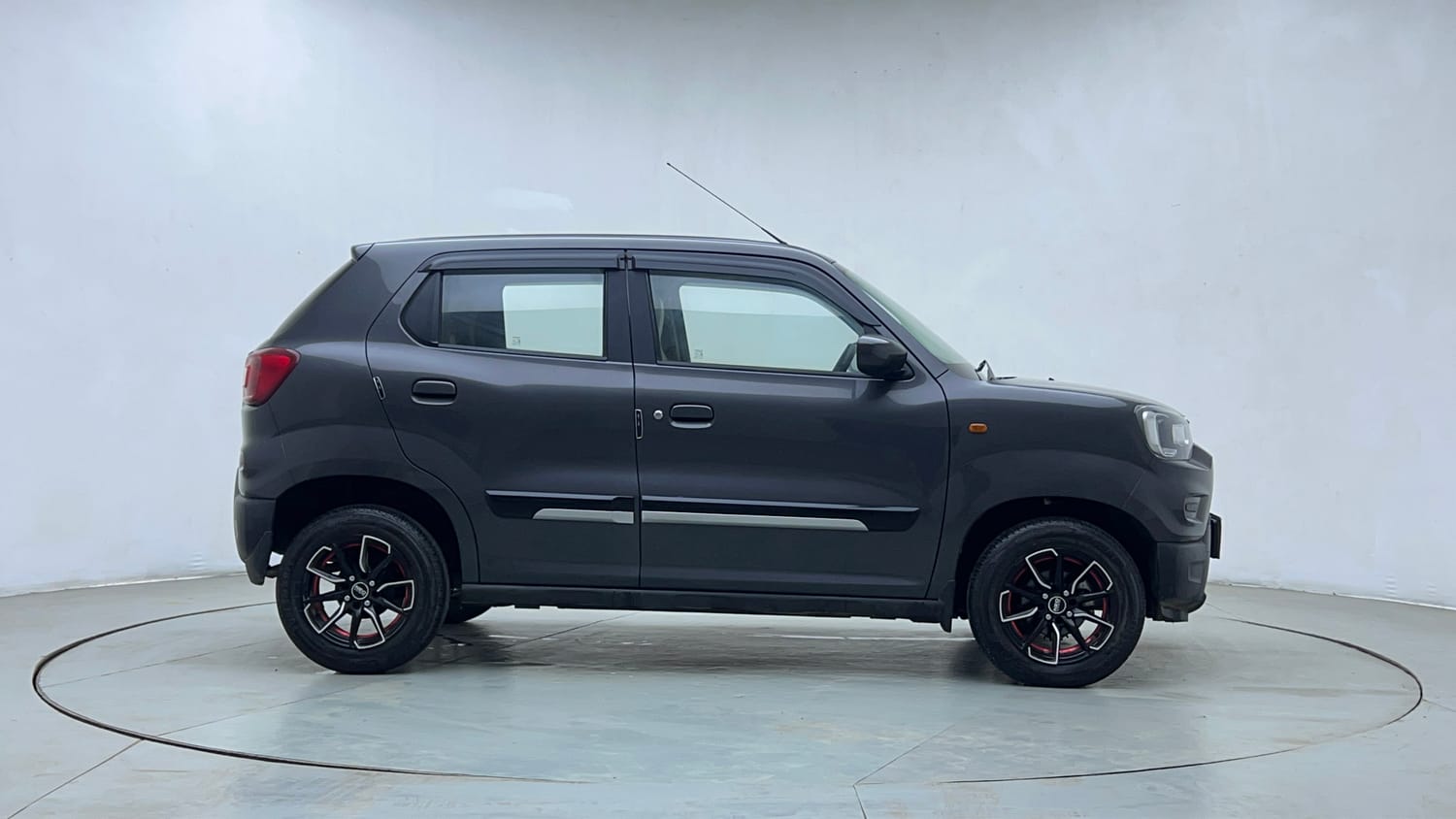 Used 2026 Maruti Suzuki S-Presso VXi Plus (O) AMT Petrol Automatic exterior RIGHT SIDE VIEW