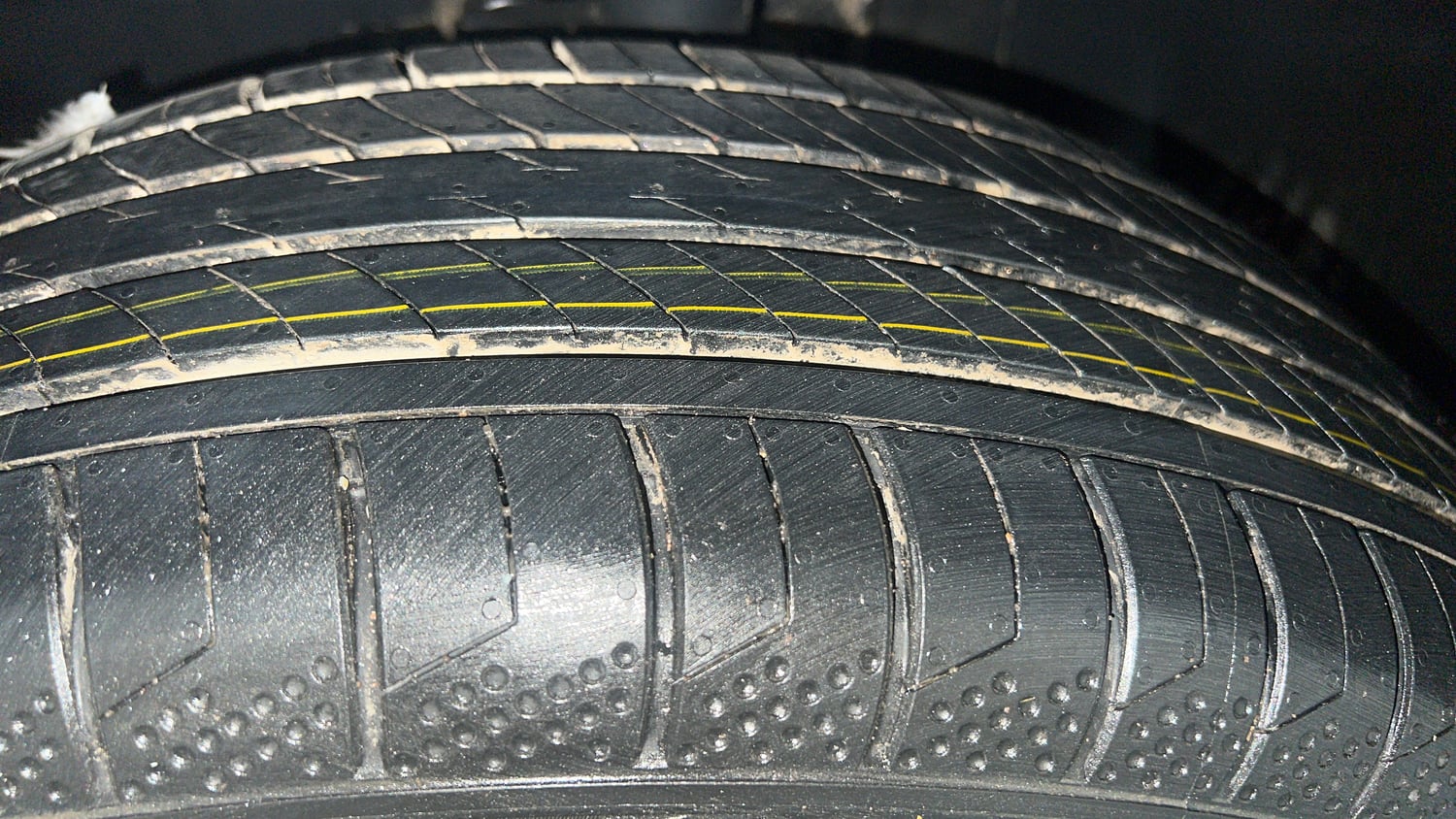 Used 2022 Tata Punch Creative Dual Tone Petrol Manual tyres LEFT FRONT TYRE TREAD VIEW