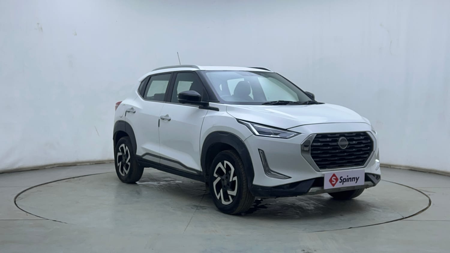 Used 2021 Nissan Magnite XV Premium Turbo Petrol Manual exterior RIGHT FRONT CORNER VIEW