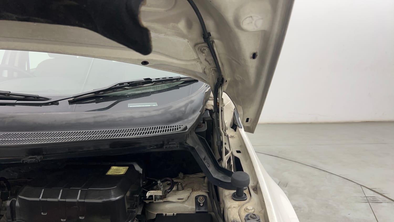 Used 2016 Ford EcoSport Titanium 1.5L Ti-VCT AT Petrol Automatic engine ENGINE LEFT SIDE HINGE & APRON VIEW
