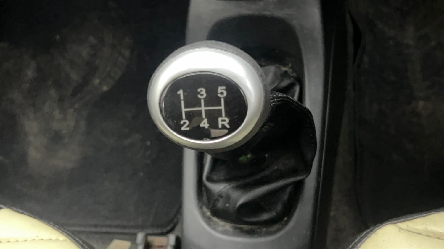 Used 2016 Maruti Suzuki Wagon R 1.0 VXI Petrol + CNG (Outside Fitted) Cng Manual interior GEAR  KNOB VIEW