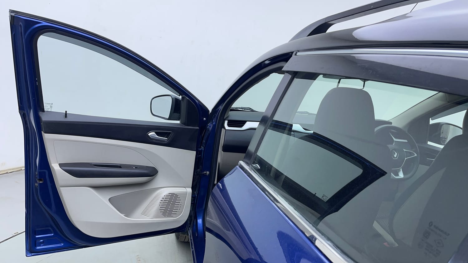 Used 2021 Renault Triber RXZ EASY-R AMT Dual Tone Petrol Automatic interior LEFT FRONT DOOR OPEN VIEW