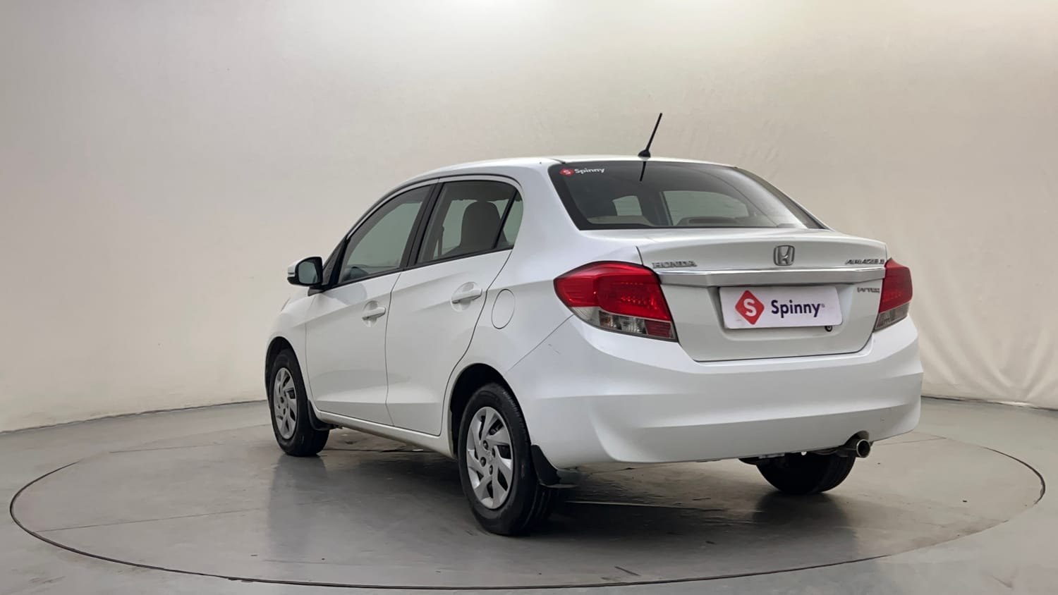 Used 2015 Honda Amaze 1.2 SX i-VTEC Petrol Manual exterior LEFT REAR CORNER VIEW