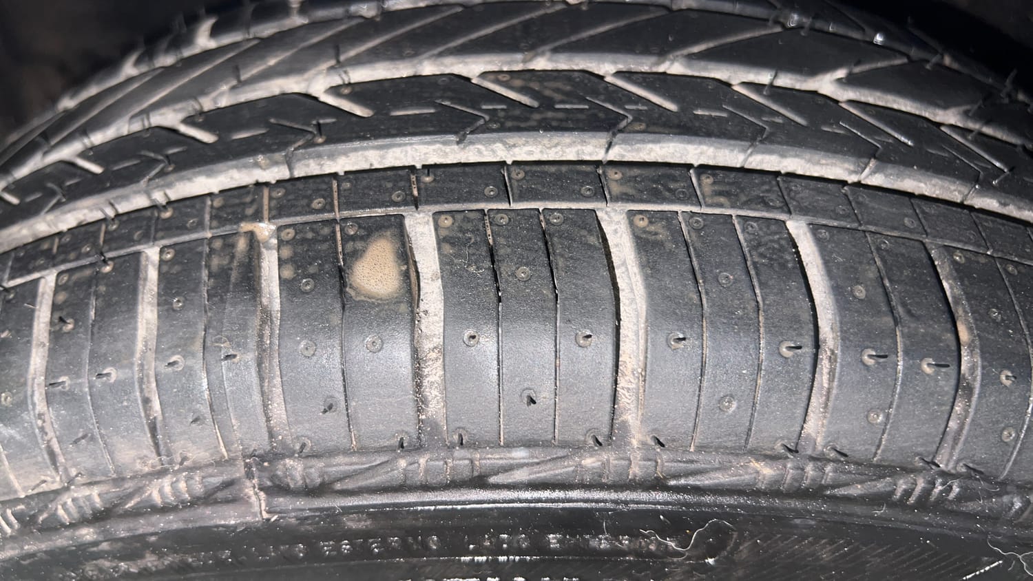 Used 2016 Maruti Suzuki Celerio ZXi AMT Petrol Automatic tyres LEFT FRONT TYRE TREAD VIEW