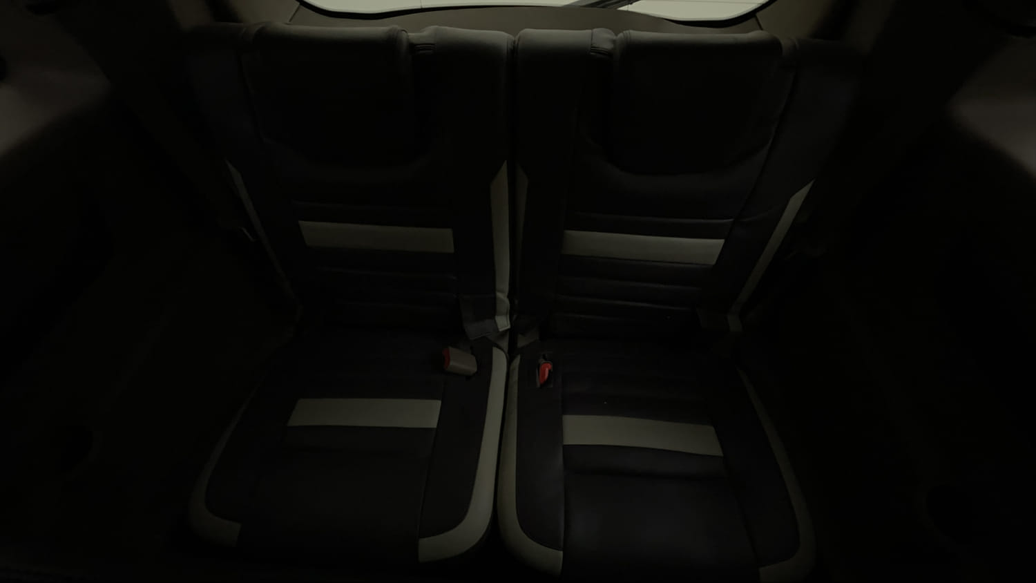 Used 2015 Mahindra XUV500 W6 Diesel Manual interior THIRD ROW SEAT