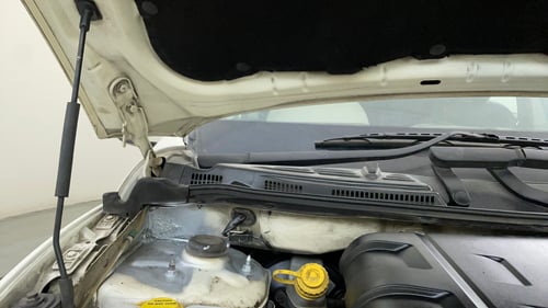 Used 2015 Mahindra XUV500 W6 Diesel Manual engine ENGINE RIGHT SIDE HINGE & APRON VIEW