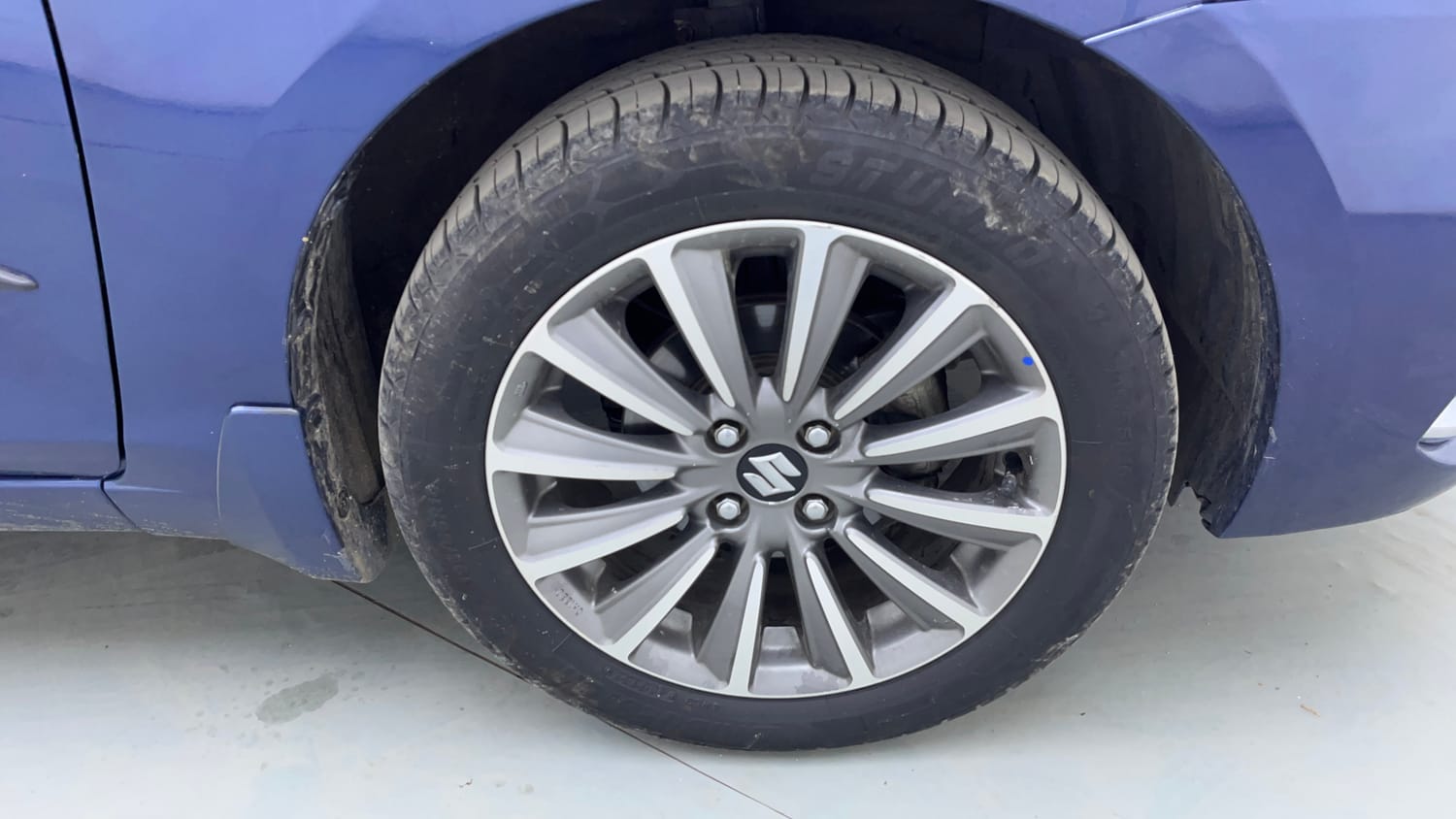 Used 2021 Maruti Suzuki Ciaz Alpha Hybrid 1.5 Petrol Manual tyres RIGHT FRONT TYRE RIM VIEW