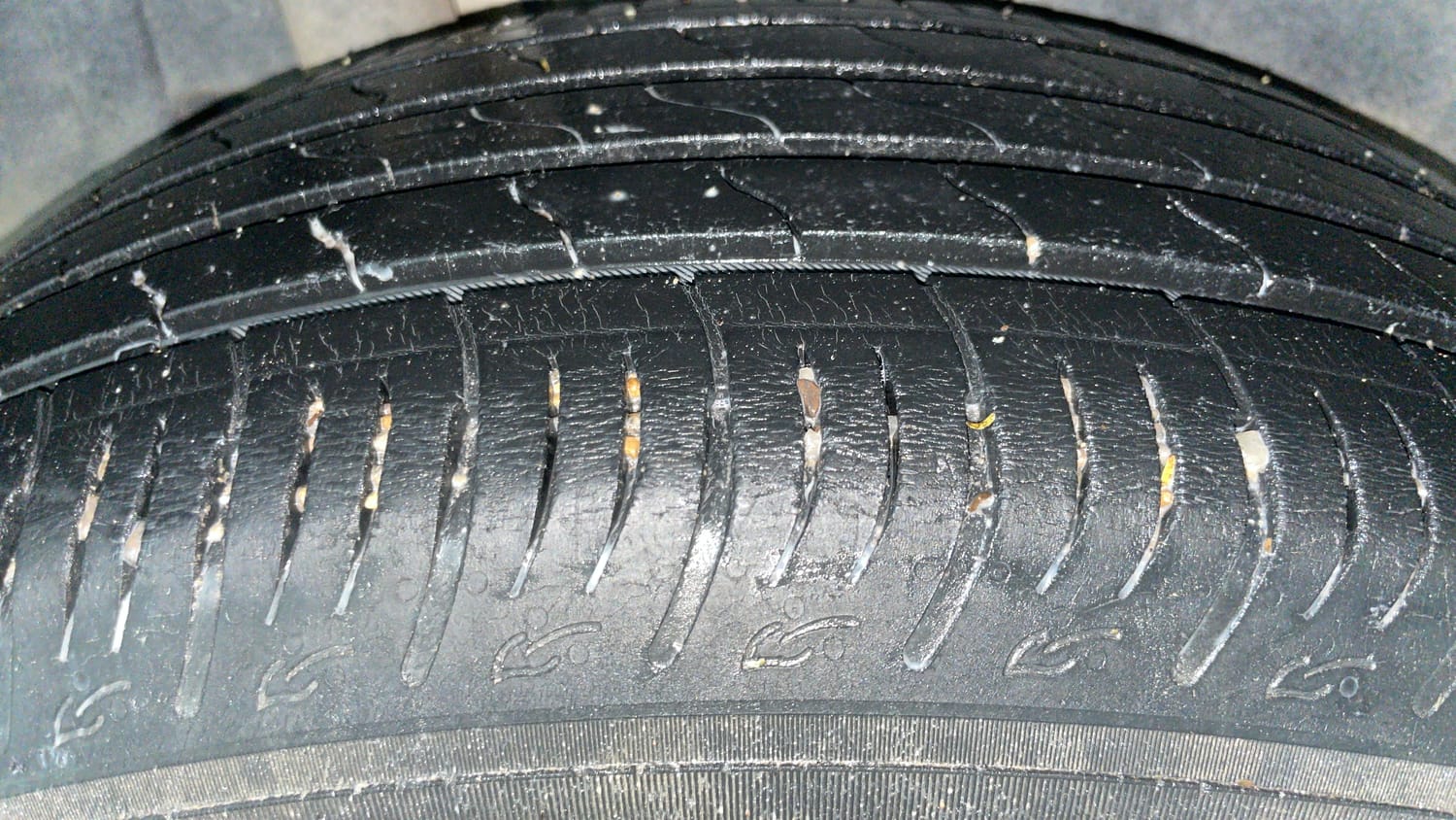 Used 2022 Maruti Suzuki Brezza ZXi Plus AT Petrol Automatic tyres RIGHT REAR TYRE TREAD VIEW