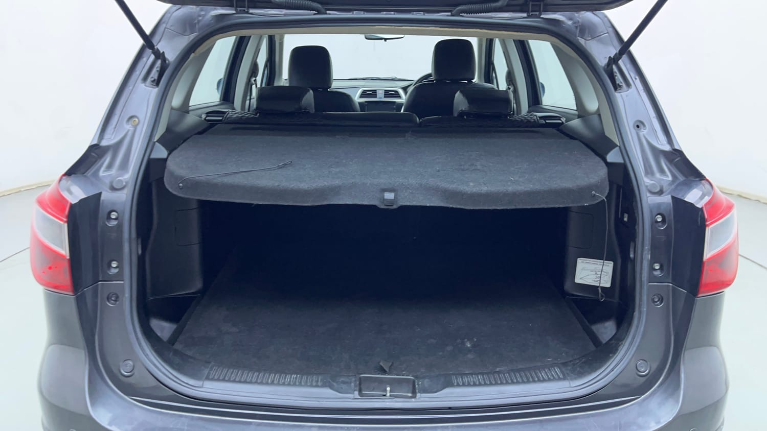 Used 2019 Maruti Suzuki S-Cross Zeta 1.3 Diesel Manual interior DICKY INSIDE VIEW
