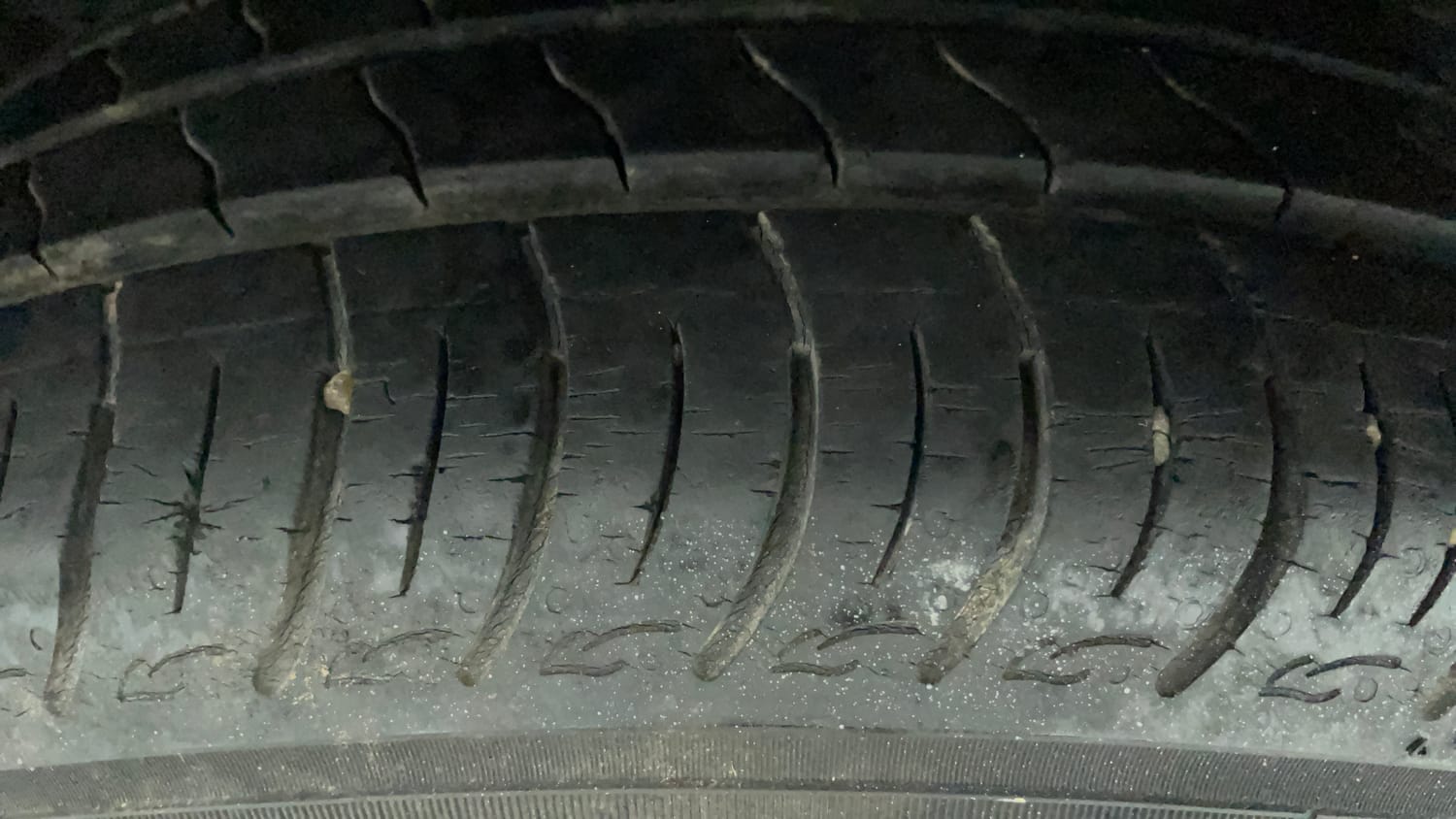 Used 2021 Maruti Suzuki Baleno Delta Petrol Manual tyres LEFT FRONT TYRE TREAD VIEW