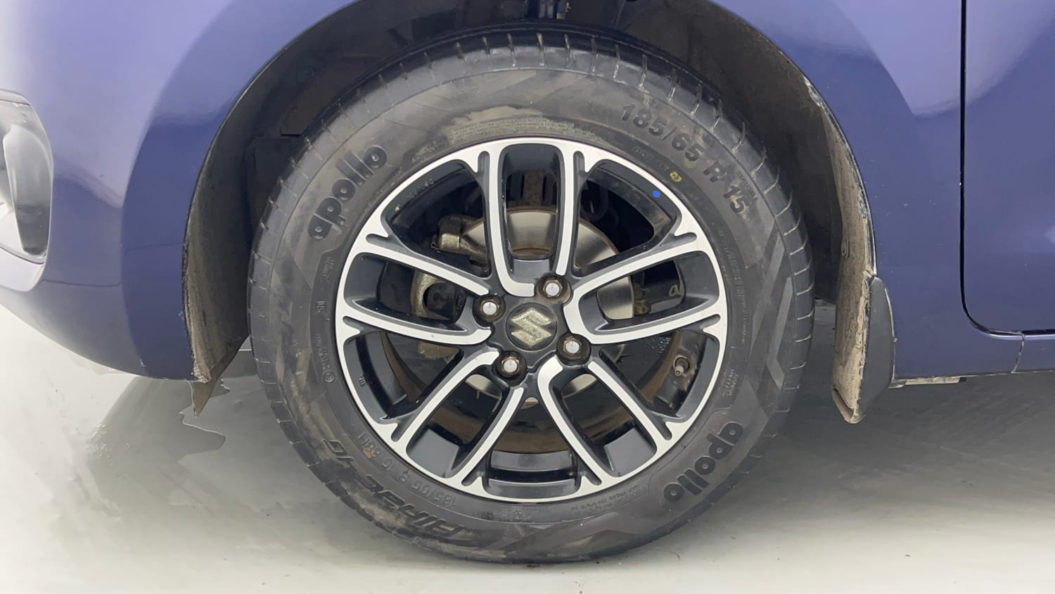 Used 2019 Maruti Suzuki Swift ZXi Plus AMT Petrol Automatic tyres LEFT FRONT TYRE RIM VIEW
