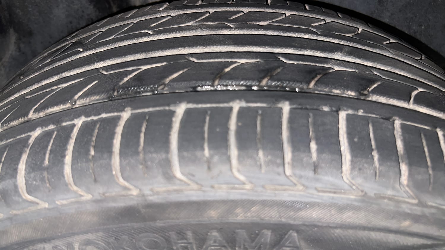 Used 2014 Volkswagen Polo Highline1.2L (P) Petrol Manual tyres RIGHT REAR TYRE TREAD VIEW