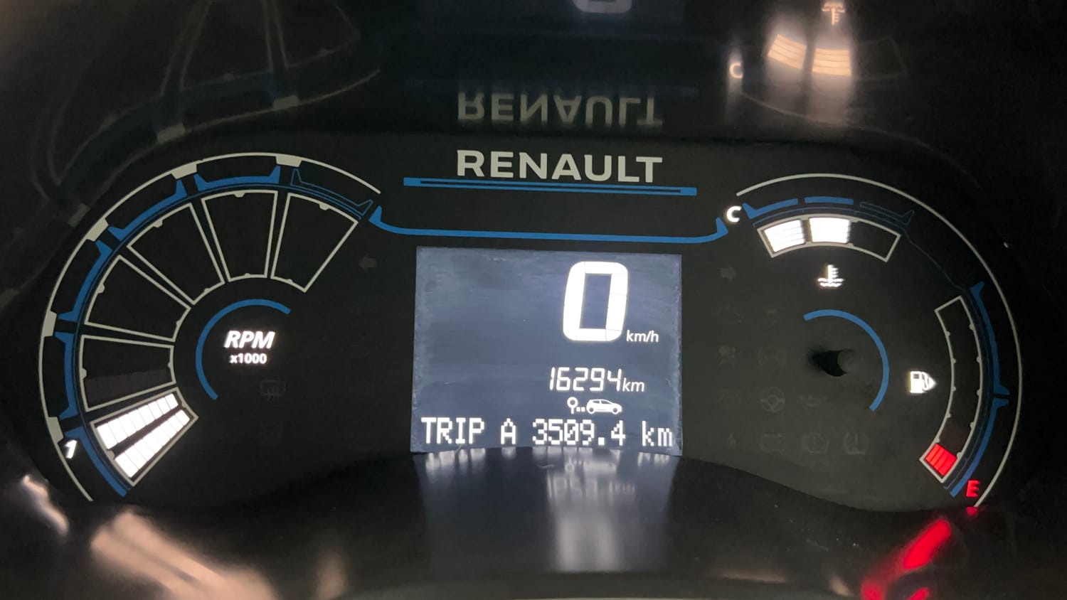 Used 2022 Renault Triber RXZ Dual Tone Petrol Manual interior CLUSTERMETER VIEW