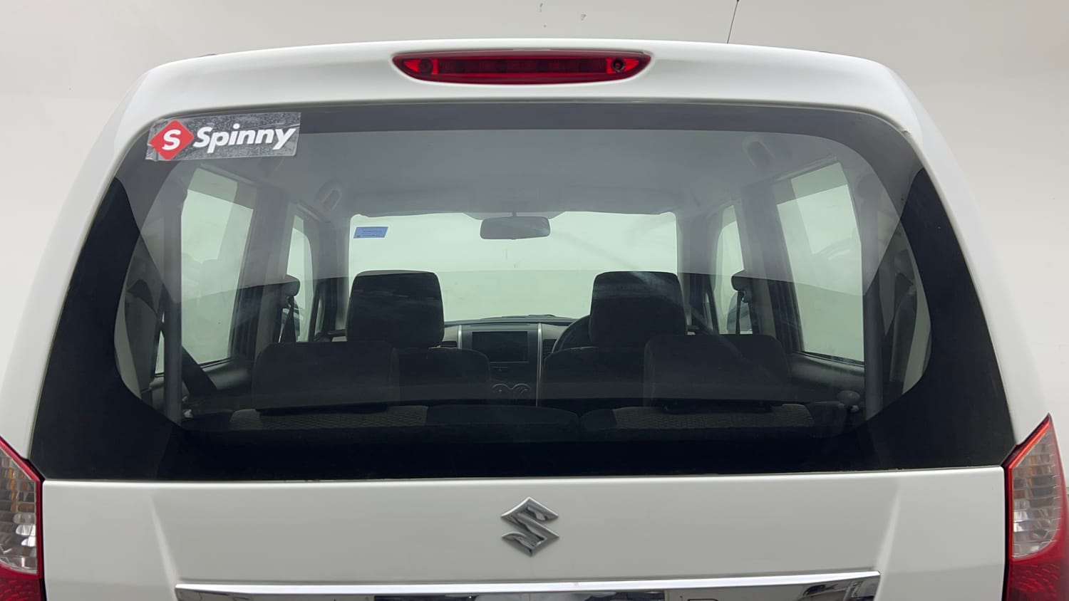 Used 2013 Maruti Suzuki Wagon R LXI Petrol Manual exterior BACK WINDSHIELD VIEW