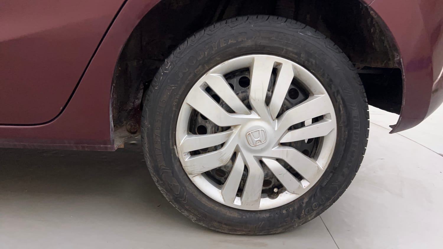 Used 2016 Honda Jazz S AT Petrol Automatic tyres LEFT REAR TYRE RIM VIEW