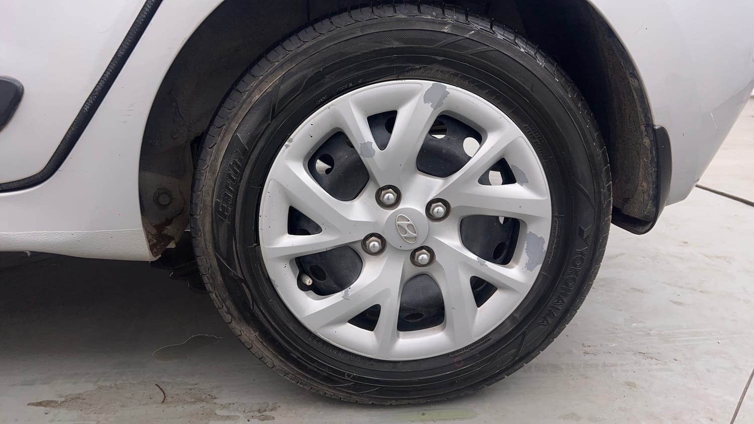 Used 2018 Hyundai Grand i10 Sportz 1.2 Kappa VTVT Petrol Manual tyres LEFT REAR TYRE RIM VIEW
