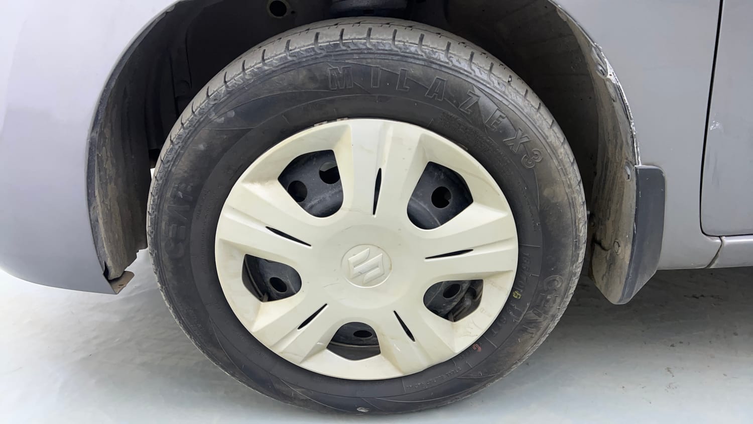 Used 2017 Maruti Suzuki Wagon R 1.0 VXI AMT Petrol Automatic tyres LEFT FRONT TYRE RIM VIEW