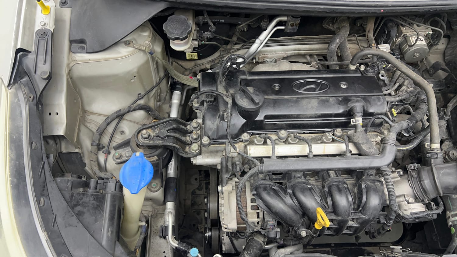 Used 2016 Hyundai Elite i20 Asta 1.2 Petrol Manual engine ENGINE RIGHT SIDE VIEW