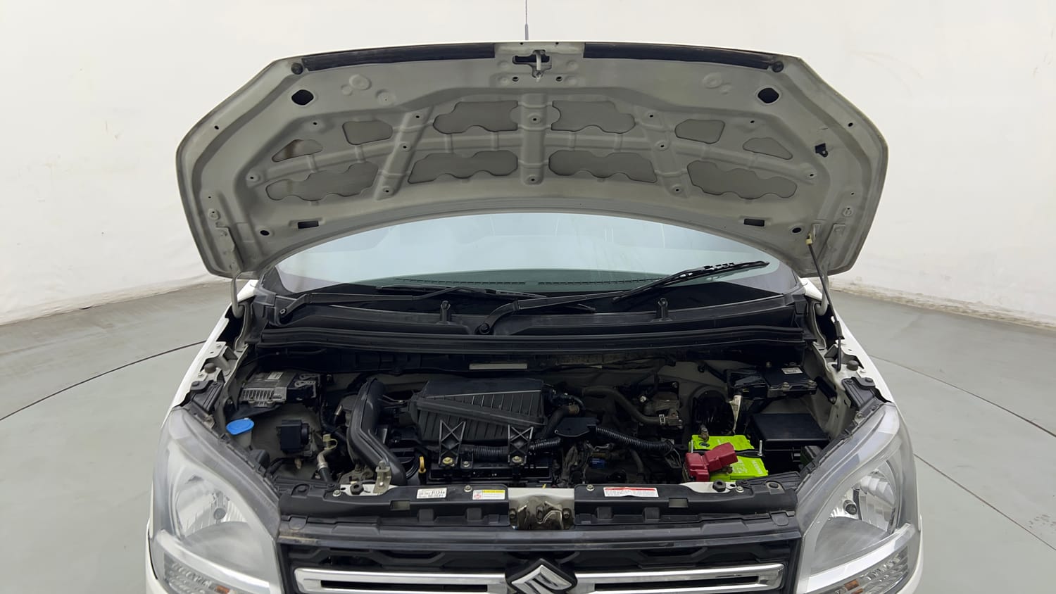 Used 2022 Maruti Suzuki Wagon R LXI 1.0 CNG Cng Manual engine ENGINE & BONNET OPEN FRONT VIEW