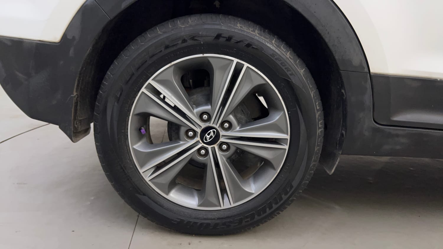 Used 2016 Hyundai Creta 1.6 SX Plus AT Petrol Petrol Automatic tyres RIGHT REAR TYRE RIM VIEW