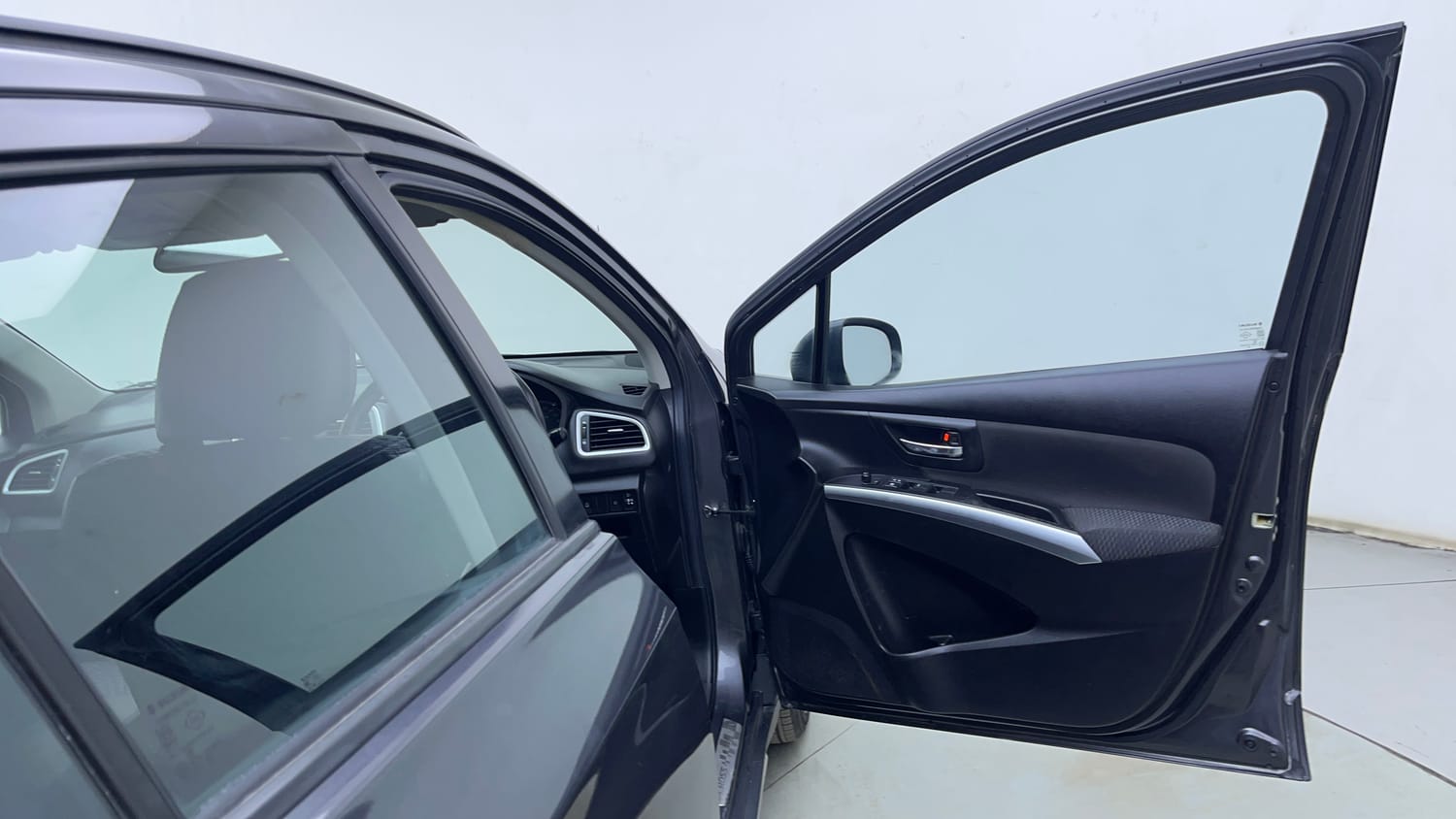 Used 2019 Maruti Suzuki S-Cross Zeta 1.3 Diesel Manual interior RIGHT FRONT DOOR OPEN VIEW