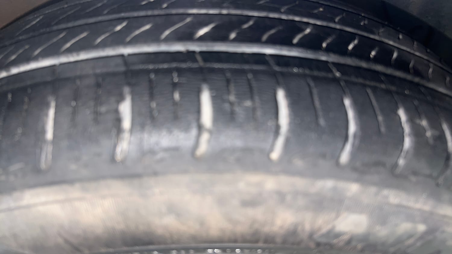 Used 2023 Hyundai Grand i10 Nios Sportz 1.2 Kappa VTVT Petrol Manual tyres RIGHT FRONT TYRE TREAD VIEW