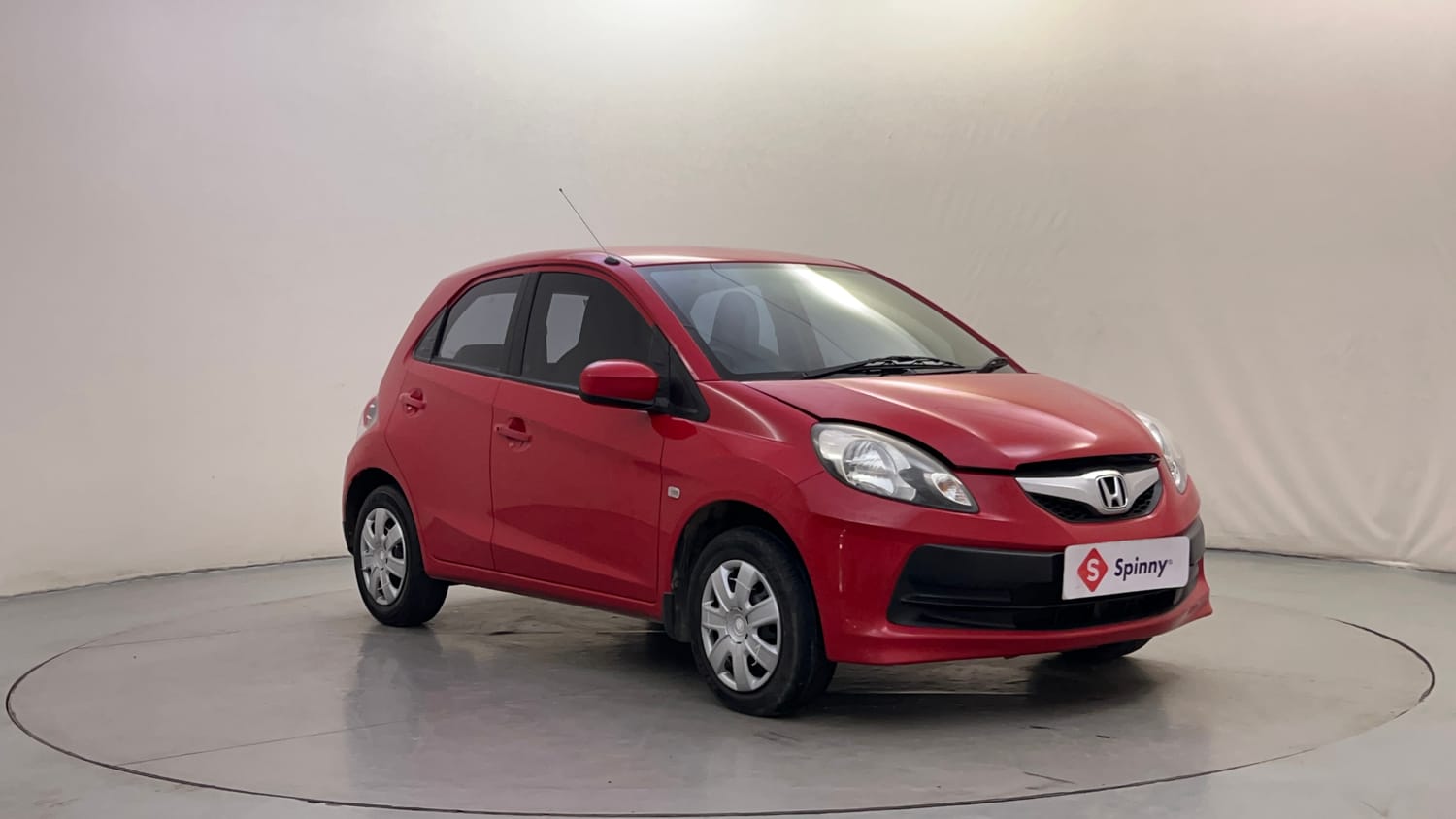 Used 2013 Honda Brio S MT Petrol Manual exterior RIGHT FRONT CORNER VIEW