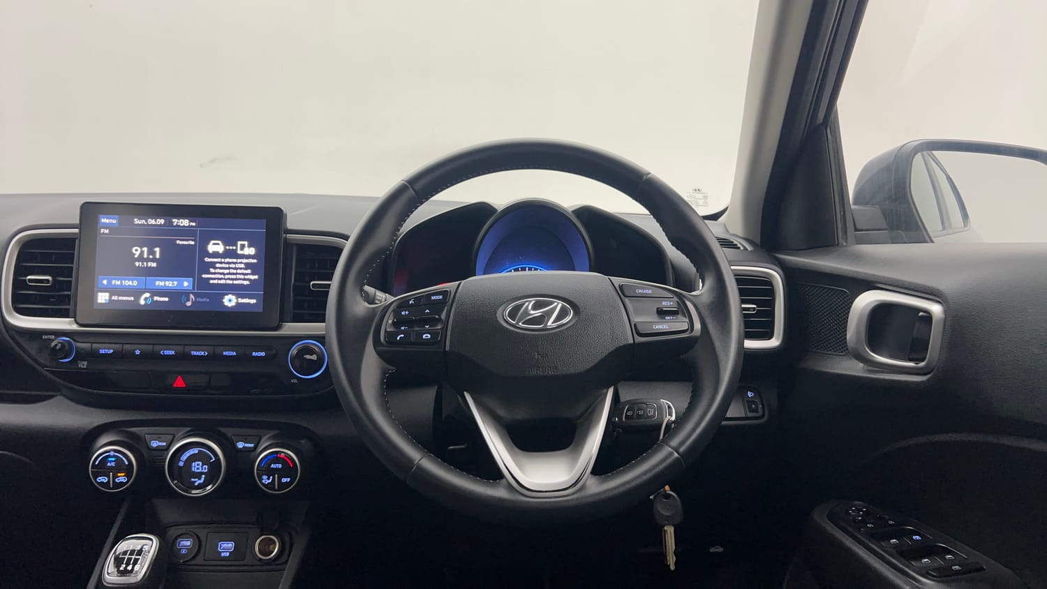 Used 2021 Hyundai Venue SX 1.5 CRDi Diesel Manual interior STEERING VIEW