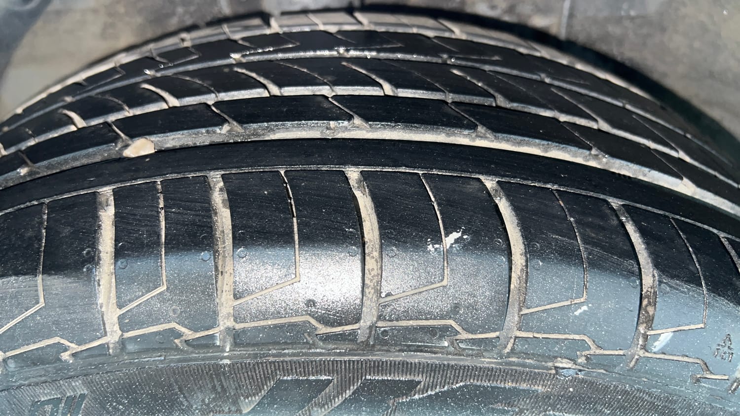 Used 2016 Hyundai Elite i20 Asta 1.2 Petrol Manual tyres RIGHT REAR TYRE TREAD VIEW
