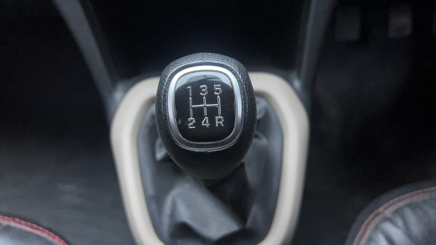 Used 2019 Hyundai Grand i10 Sportz 1.2 Kappa VTVT Petrol Manual interior GEAR  KNOB VIEW