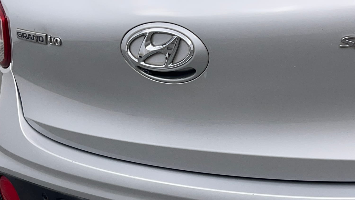 Used 2018 Hyundai Grand i10 Sportz 1.2 Kappa VTVT Petrol Manual dents MINOR DENT