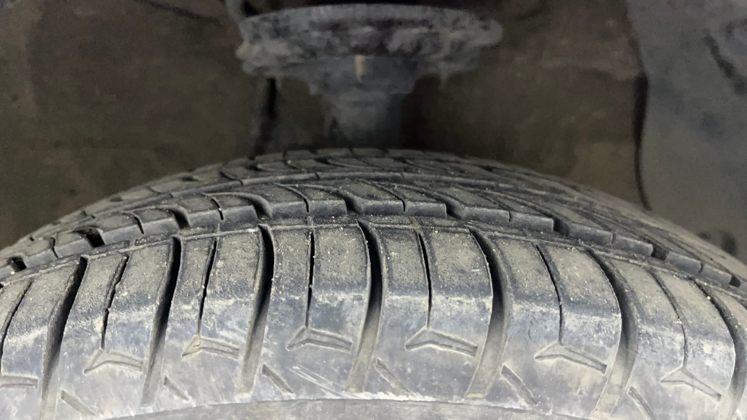 Used 2016 Hyundai Grand i10 Asta 1.2 Kappa VTVT Petrol Manual tyres RIGHT FRONT TYRE TREAD VIEW