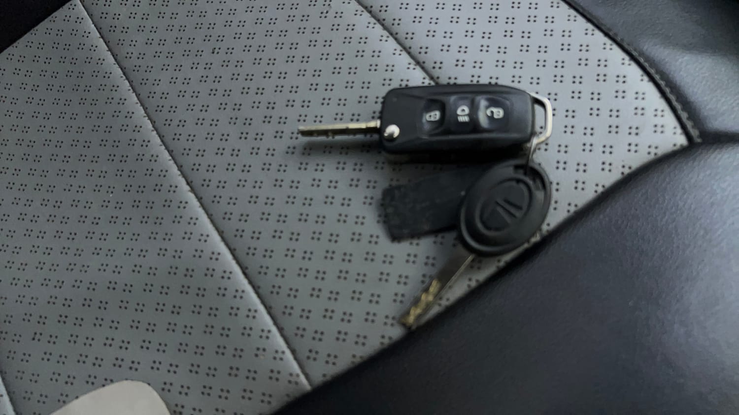 Used 2022 Tata Tiago XZA Plus Petrol Automatic extra CAR KEY VIEW