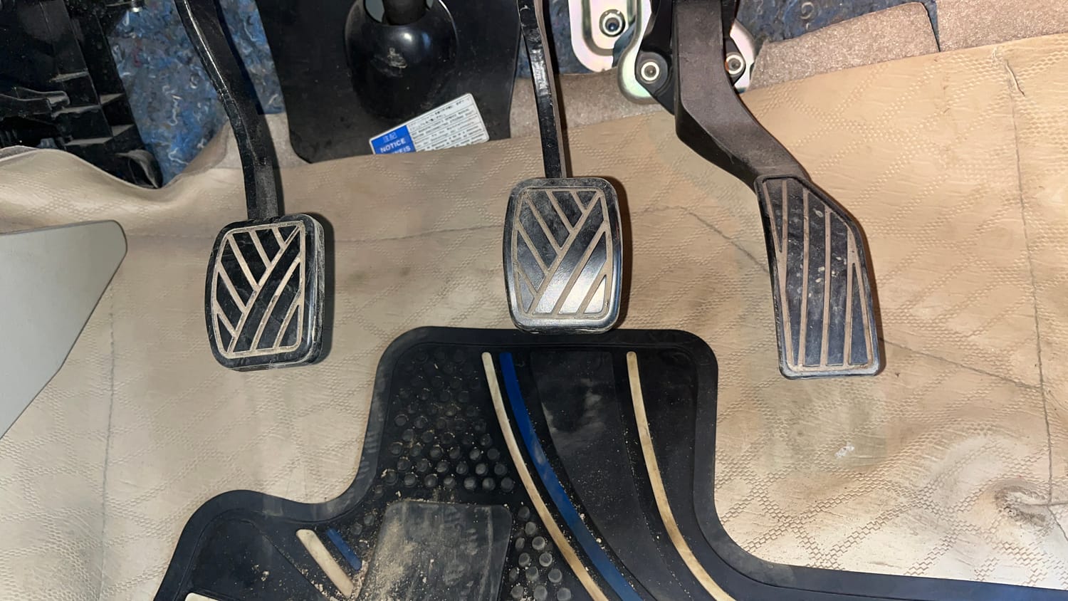Used 2021 Maruti Suzuki Ciaz Alpha Hybrid 1.5 Petrol Manual interior PEDALS VIEW