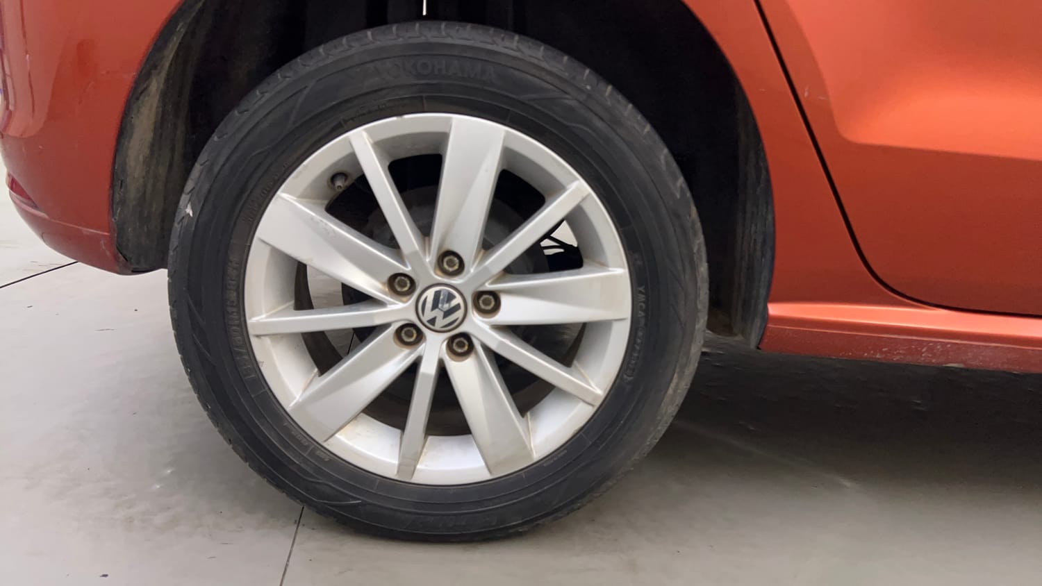Used 2014 Volkswagen Polo Highline1.2L (P) Petrol Manual tyres RIGHT REAR TYRE RIM VIEW