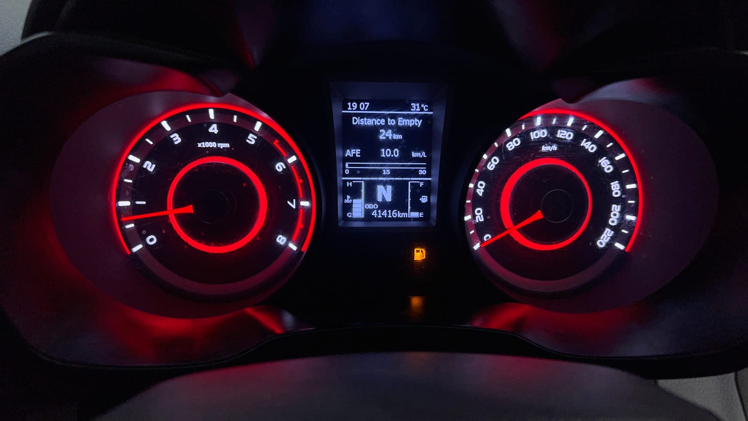 Used 2021 Mahindra XUV 300 W8 1.2 Petrol Petrol Manual interior CLUSTERMETER VIEW
