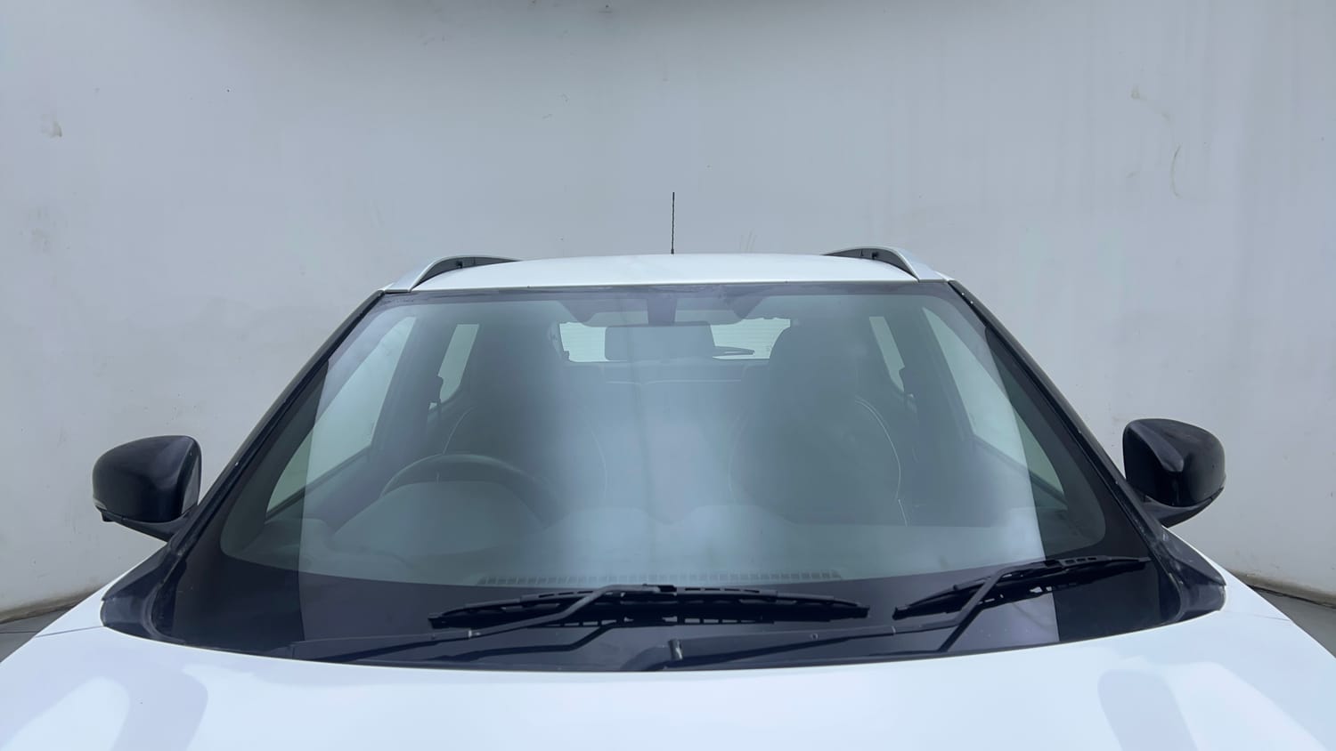 Used 2021 Nissan Magnite XV Premium Turbo Petrol Manual exterior FRONT WINDSHIELD VIEW