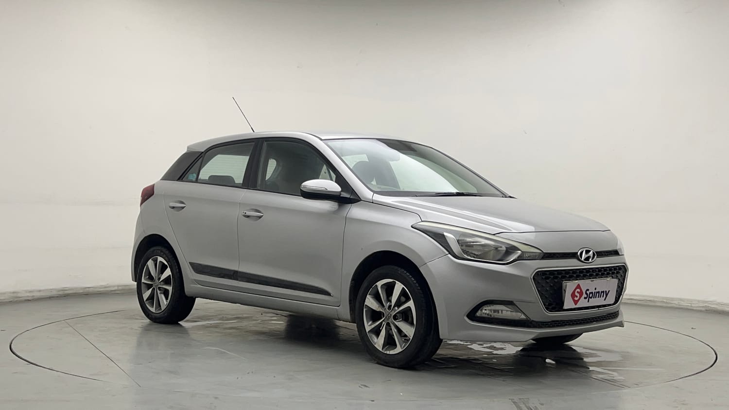 Used 2016 Hyundai Elite i20 Asta 1.2 Petrol Manual exterior RIGHT FRONT CORNER VIEW