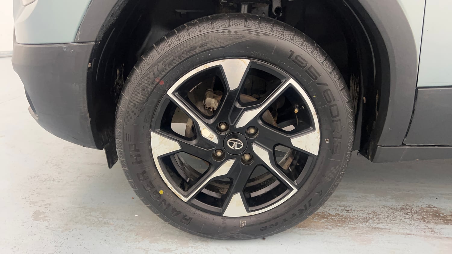 Used 2022 Tata Punch Creative Dual Tone Petrol Manual tyres LEFT FRONT TYRE RIM VIEW