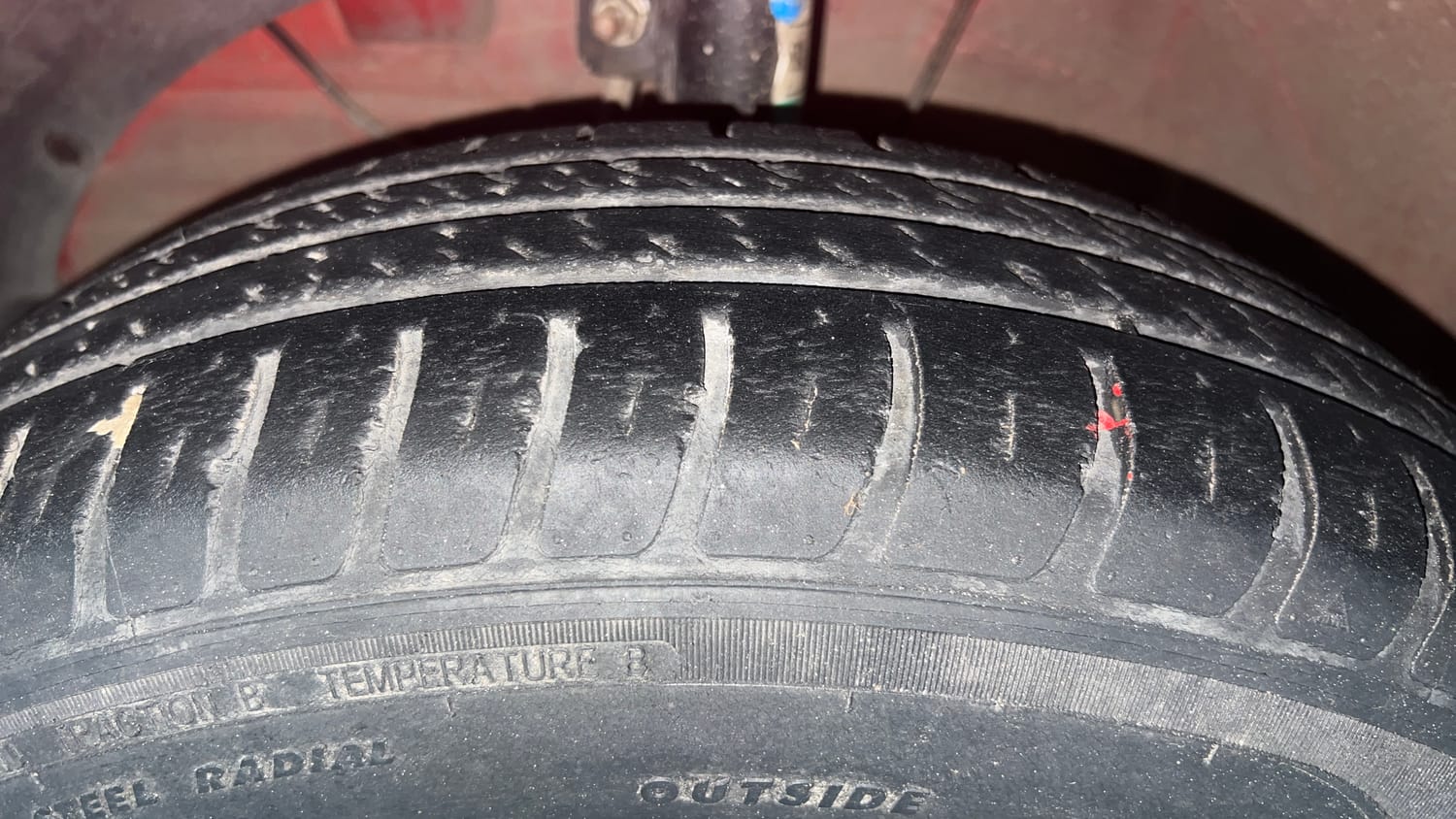 Used 2020 Maruti Suzuki Swift VXi AMT Petrol Automatic tyres LEFT FRONT TYRE TREAD VIEW