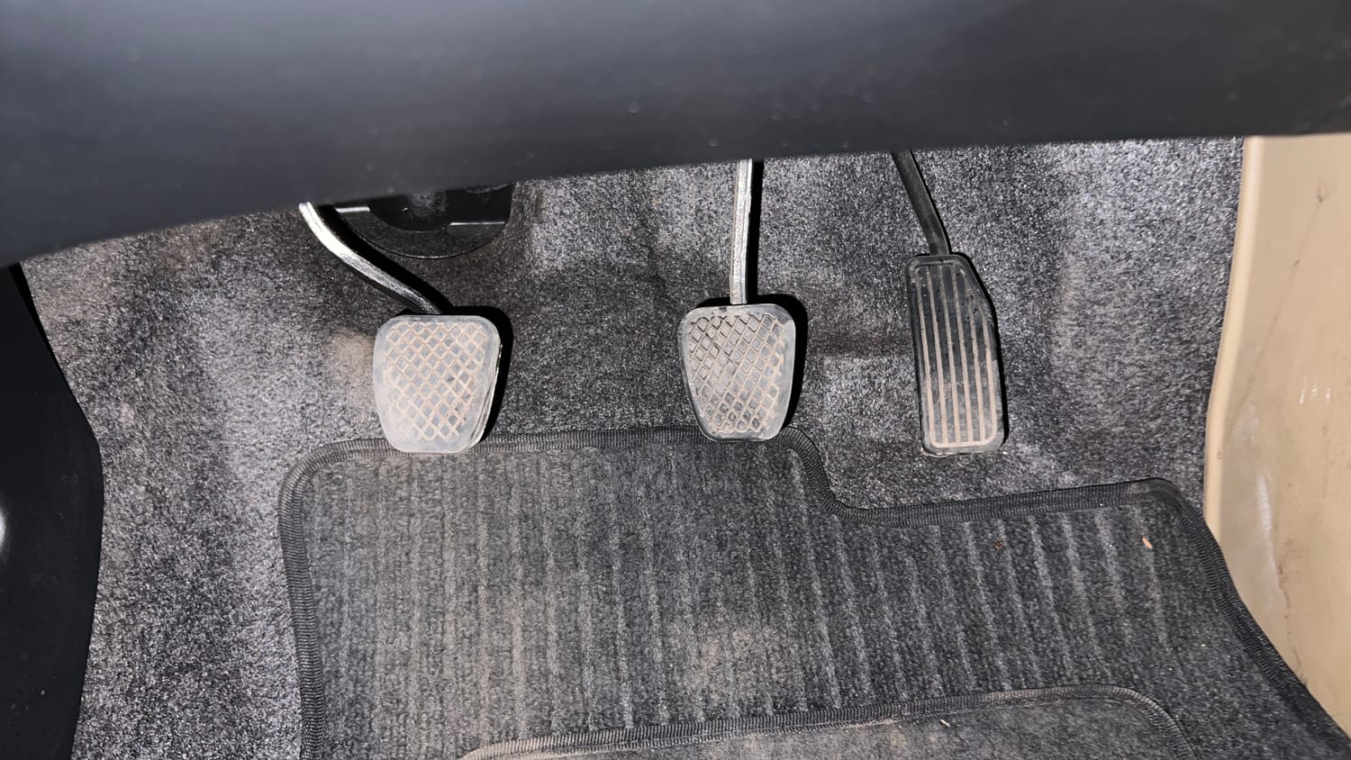 Used 2015 Honda Amaze 1.2 SX i-VTEC Petrol Manual interior PEDALS VIEW