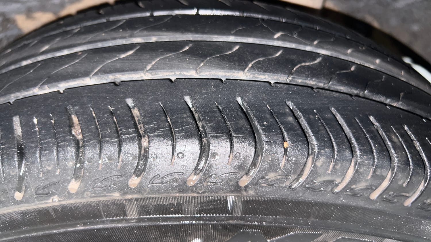 Used 2019 Honda Amaze 1.2 VX CVT Petrol Petrol Automatic tyres LEFT REAR TYRE TREAD VIEW