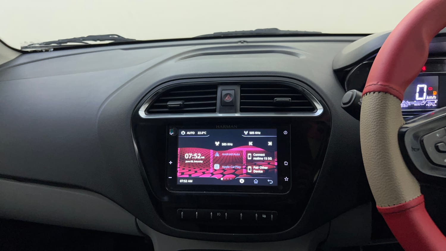 Used 2022 Tata Tiago XZA Plus Petrol Automatic top_features Integrated (in-dash) music system