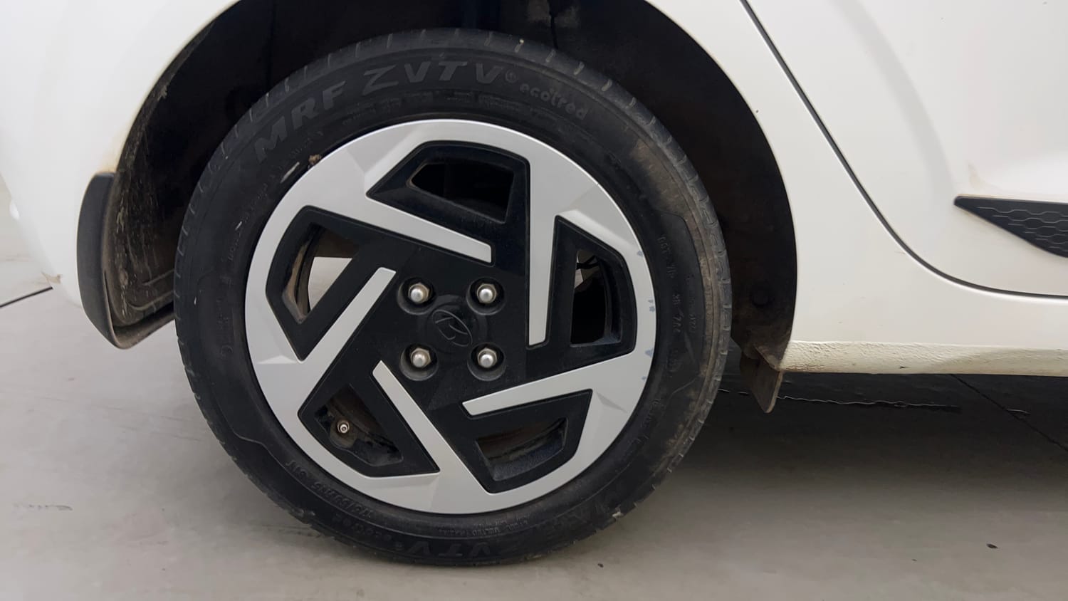 Used 2023 Hyundai Grand i10 Nios Sportz 1.2 Kappa VTVT Petrol Manual tyres RIGHT REAR TYRE RIM VIEW