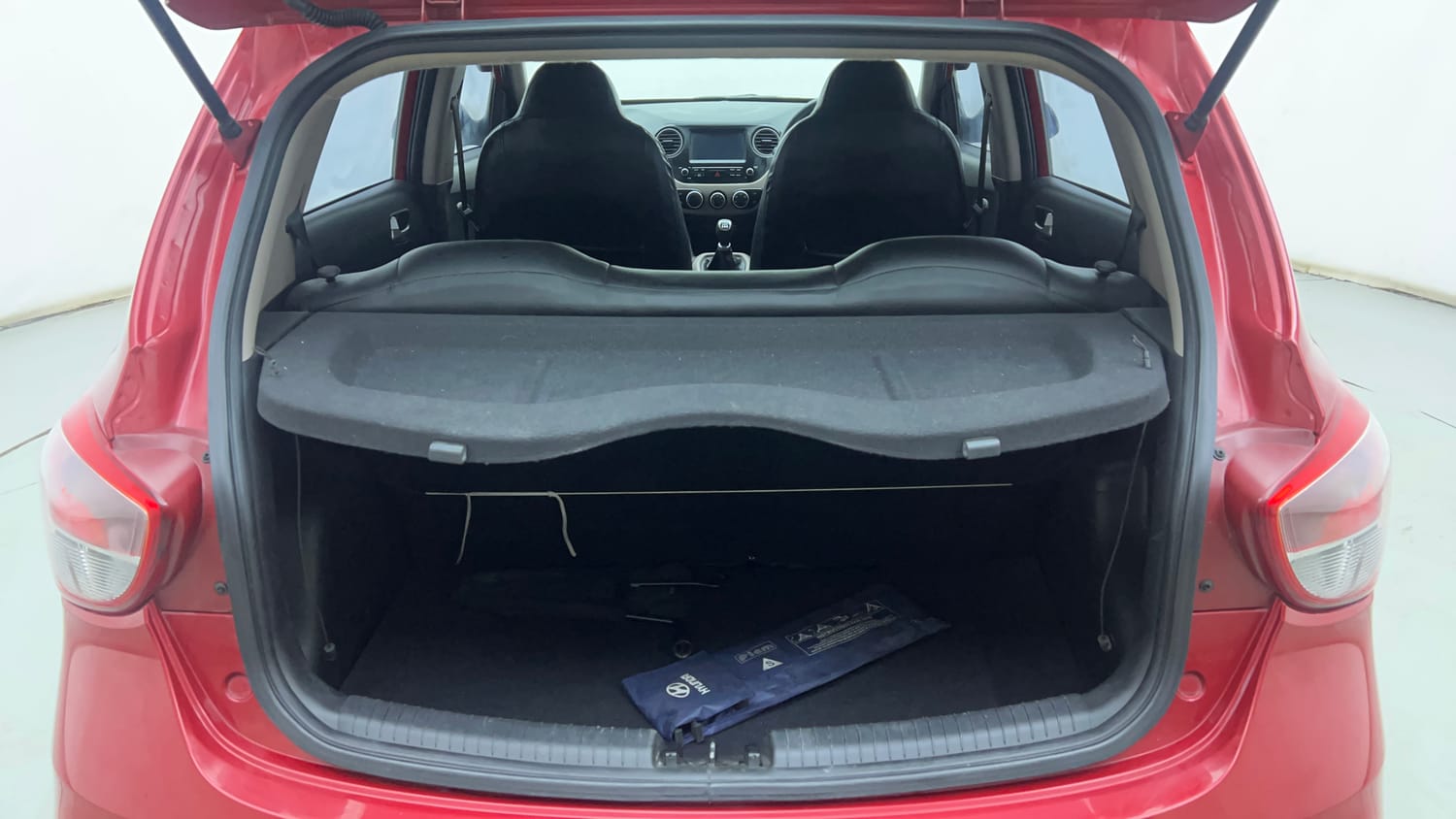 Used 2019 Hyundai Grand i10 Sportz 1.2 Kappa VTVT Petrol Manual interior DICKY INSIDE VIEW