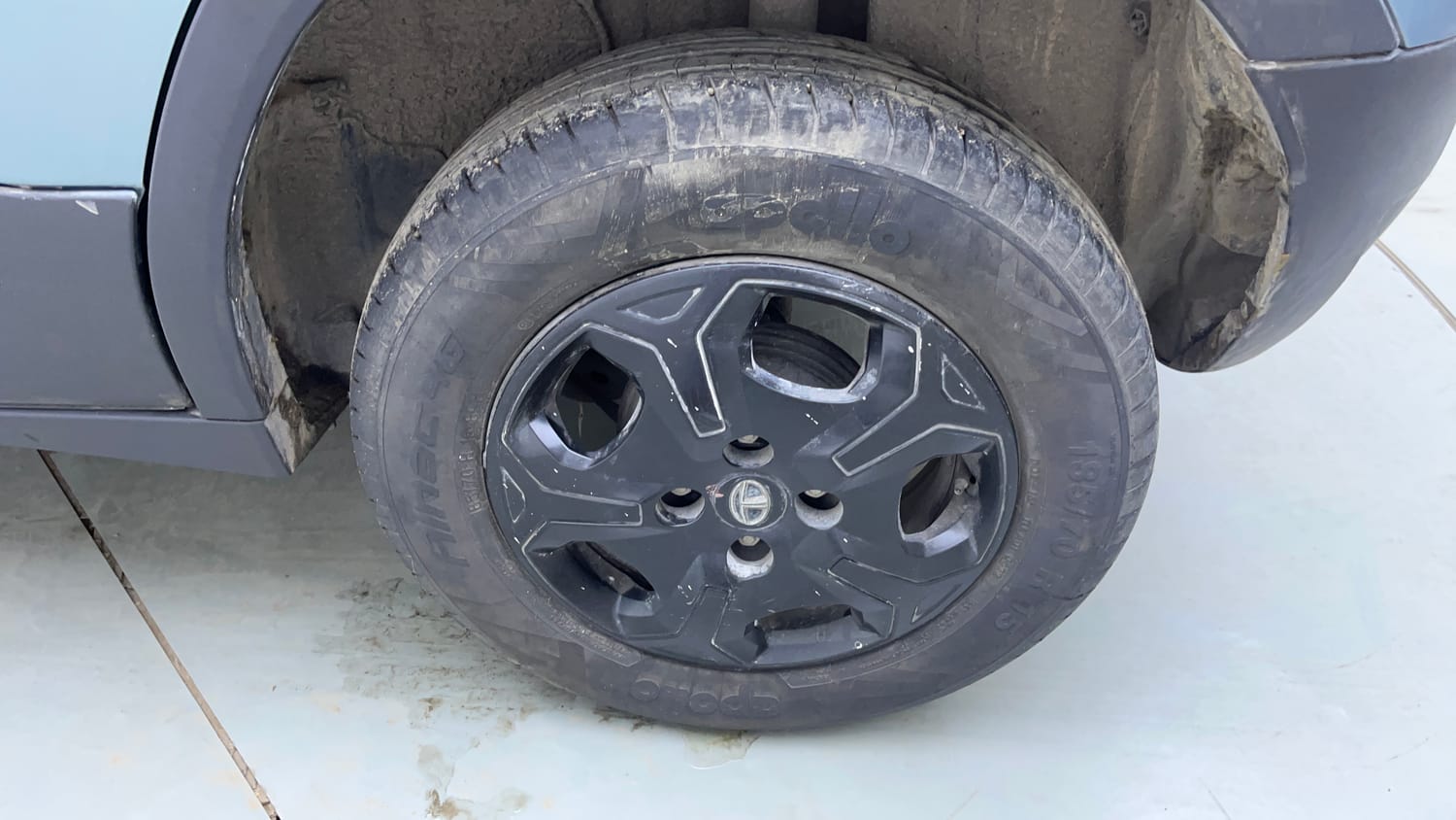 Used 2022 Tata Punch Accomplished MT Petrol Manual tyres LEFT REAR TYRE RIM VIEW