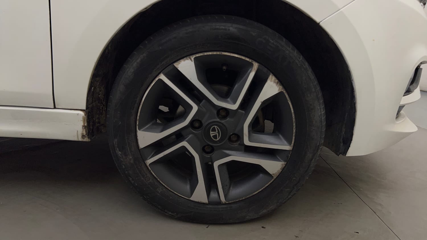 Used 2022 Tata Tiago XZA Plus Petrol Automatic tyres RIGHT FRONT TYRE RIM VIEW